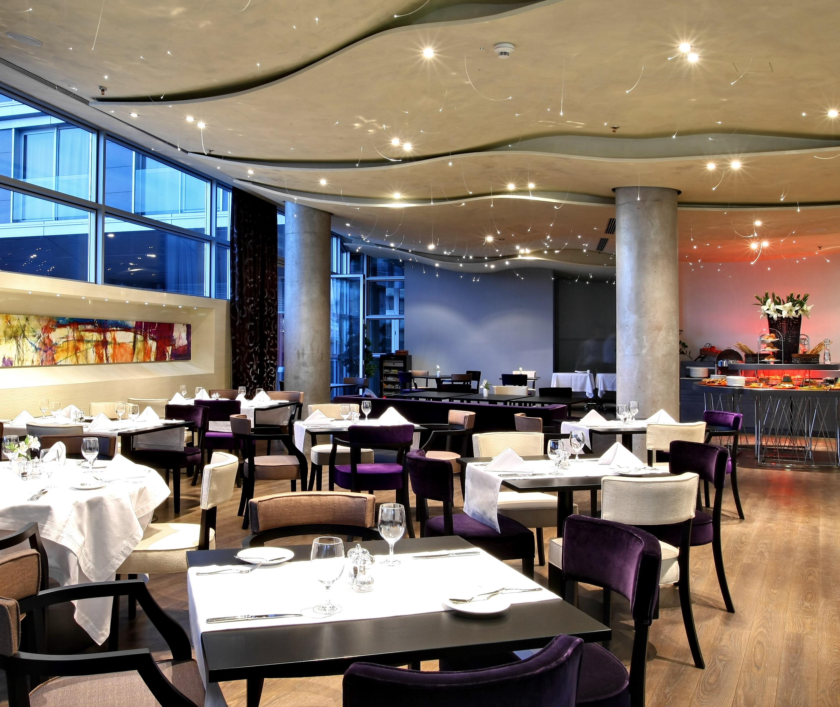 Nobel Zira Hotel Белград Ресторант снимка