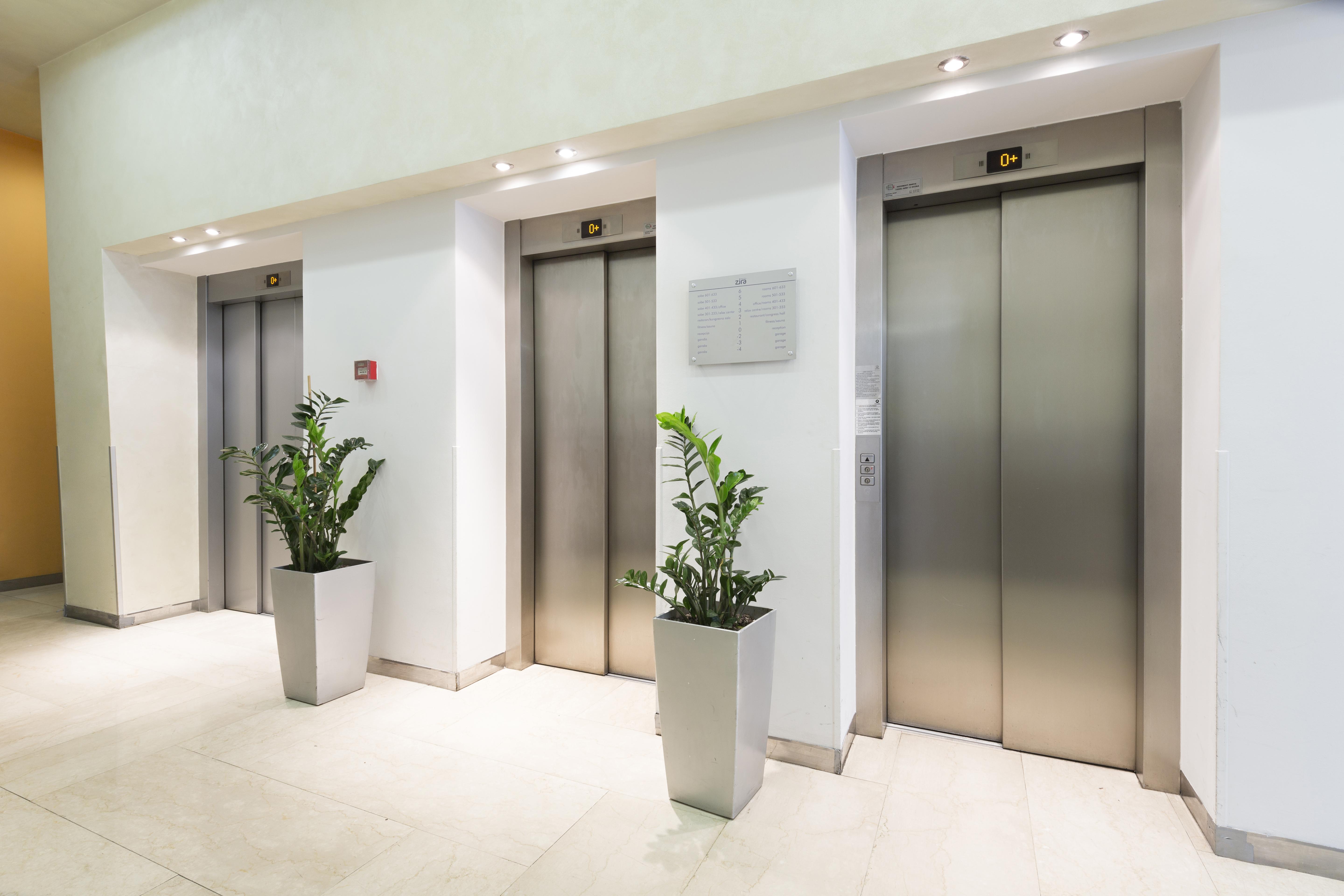 Nobel Zira Hotel Белград Екстериор снимка